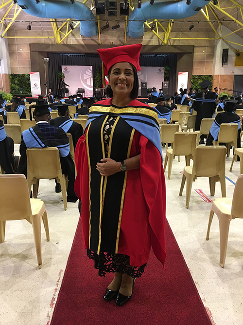 Dr Carmen Leonard