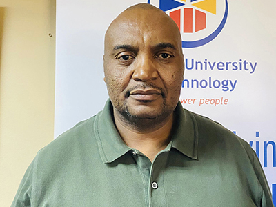 Dr Solly Pooe